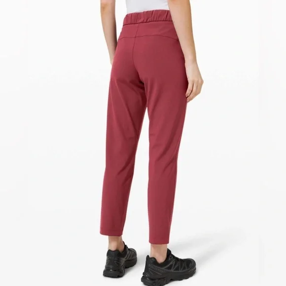Lululemon On the Fly 7/8 Pant in Chianti - Picture 2 of 9